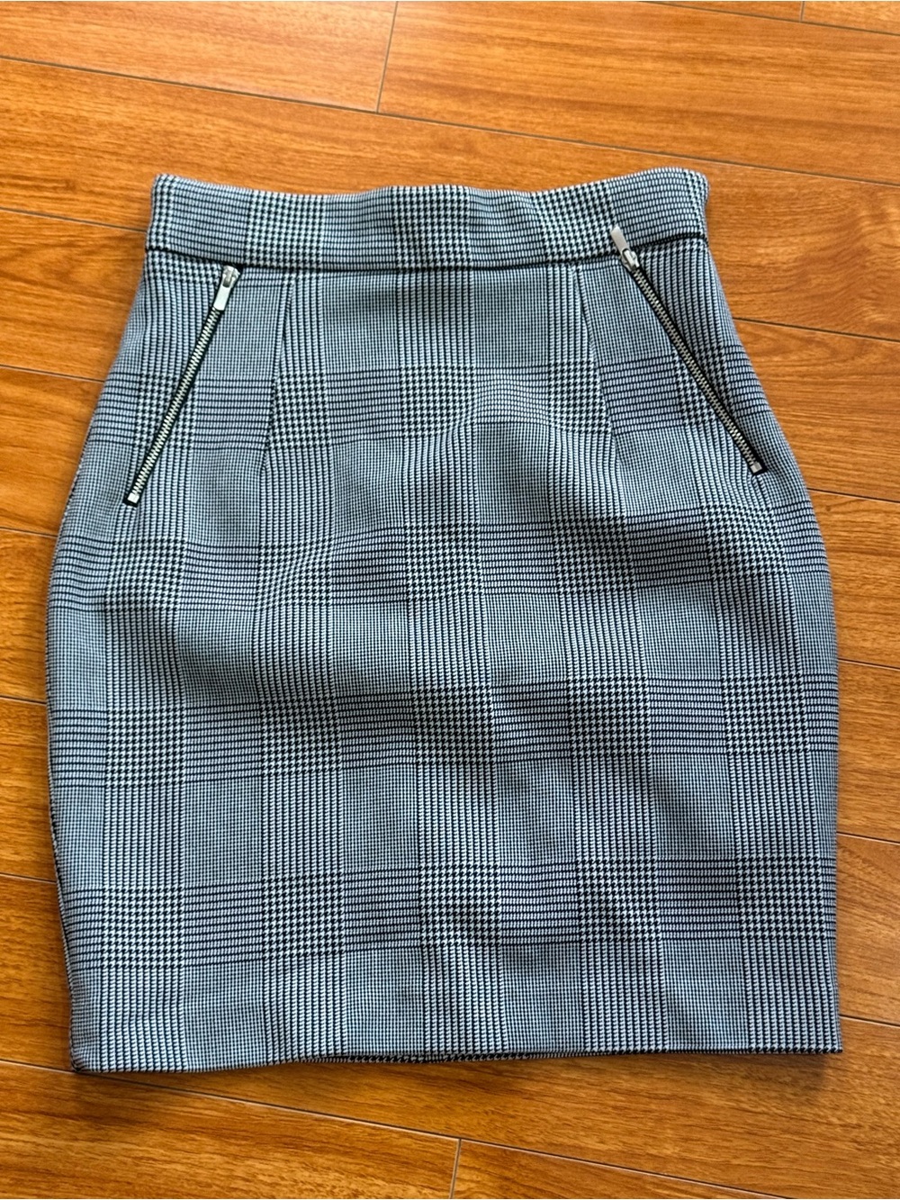 H&M Black and White Glen Plaid Pencil Skirt with Zip Details